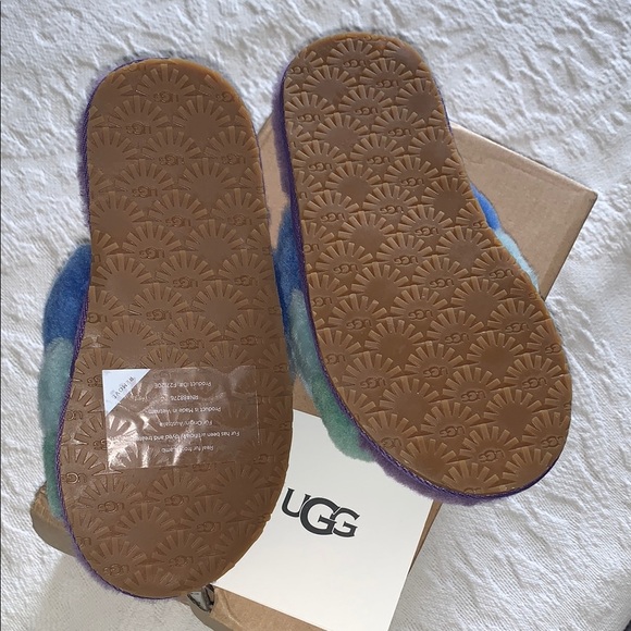 BNWT UGG Multicolor Fluffy Slippers - Picture 3 of 6
